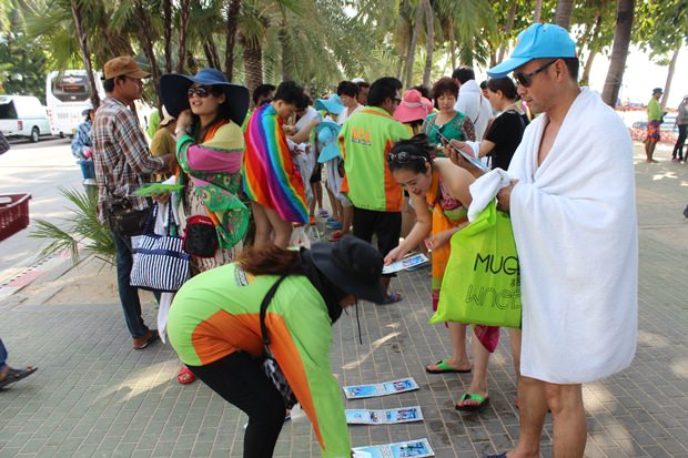 Touristen sollen an Pattayas und Koh Larns Strände wiederkehren. Touristen sollen an Pattayas und Koh Larns Strände wiederkehren.
