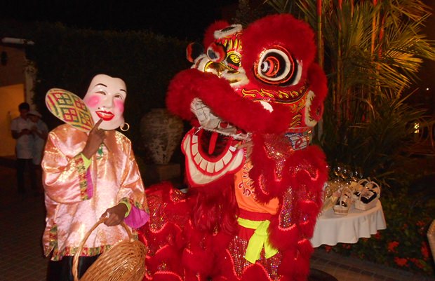 Im Thai Garden Resort ging es sehr gemütlich zu. Bei sehr gutem Büfett und einer traditionellen chinesischen Show ging das alte Jahr zu Ende. 