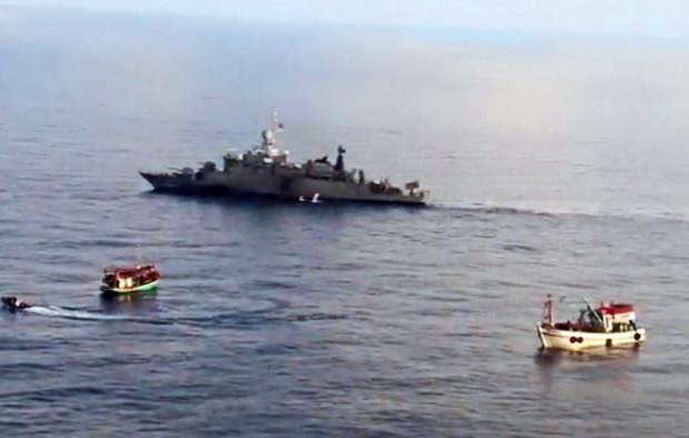 Viele vietnamesische Fischerboote fischen gerne in Thailands Gewässern im Trüben. Viele vietnamesische Fischerboote fischen gerne in Thailands Gewässern im Trüben.