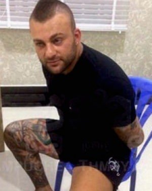 Antonio Bagnato nach seiner Verhaftung auf der Polizeistation in Pnom Phen. Antonio Bagnato nach seiner Verhaftung auf der Polizeistation in Pnom Phen.