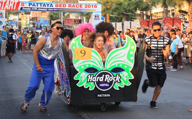 Der spätere ZWeitplatzierte: das Hard Rock Hotel Pattaya Team.