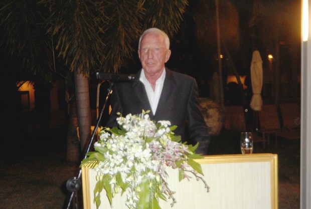 Geburtstagskind Gerrit Niehaus bei seiner Ansprache. 