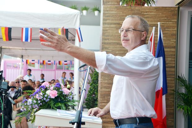 Ewald Dietrich, der Gründer und Präsident der HHN Foundation: „...hier beginnt unsere Arbeit „. Ewald Dietrich, der Gründer und Präsident der HHN Foundation: „...hier beginnt unsere Arbeit „.