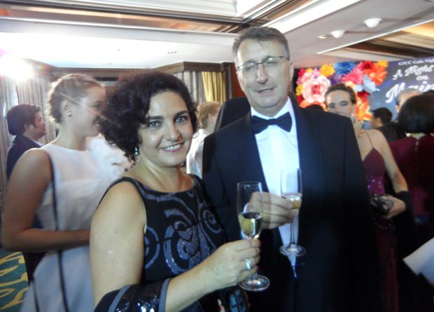 Der deutsche Botschafter mit seiner schönen Gattin Lucia ist ebenfalls Gast des Abends.