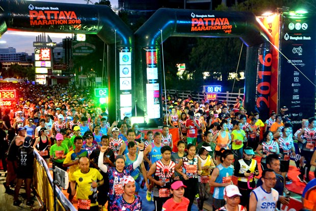 Das Halb-Marathon Rennen beginnt. Das Halb-Marathon Rennen beginnt.