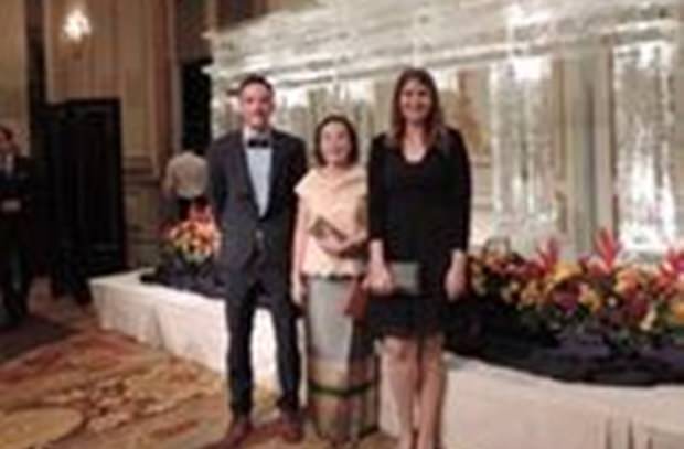 Das Human Help Network Thailand ist durch Direktorin Radchada Chomjinda (Mitte), sowie Christian (links) und Hannha vertreten. Das Human Help Network Thailand ist durch Direktorin Radchada Chomjinda (Mitte), sowie Christian (links) und Hannha vertreten.