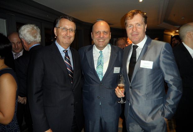 (Von links) Botschafter Peter Prügel, GTTC Direktor Roland Wein und Francois Schefman im Gespräch. 