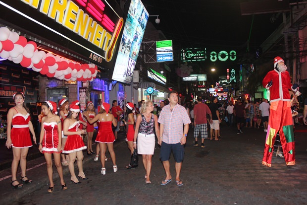 In der Walking Street herrscht viel Betrieb. 