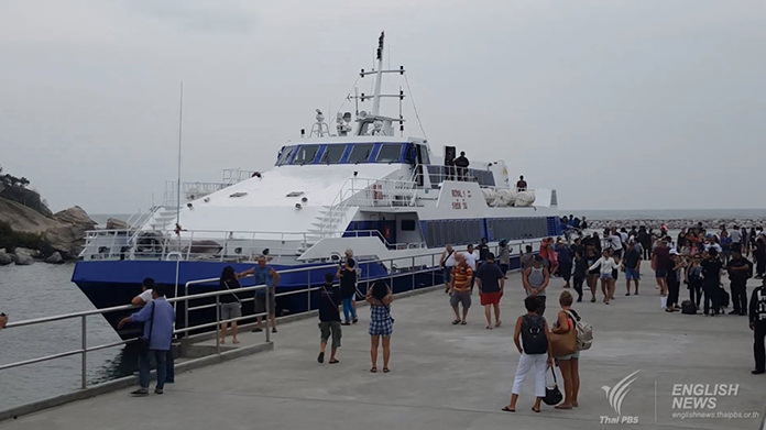 Pattaya-Hua Hin Fähre mit 200 Gästen auf Jungferfahrt Pattaya-Hua Hin Fähre mit 200 Gästen auf Jungferfahrt