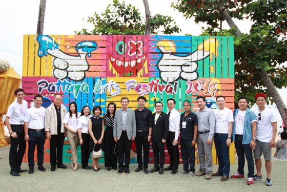 Pattaya Kunstfestival 2017 ehrt König Rama IX
