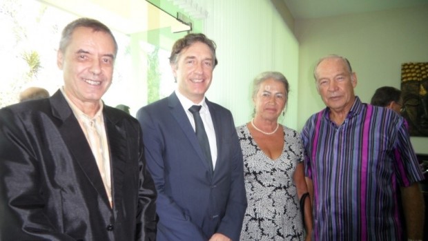 Vier Österreicher auf einem Bild: (von links) Dietmar Würger, Botschafter Enno Drofenik, Eva Schmidinger und General a.d. Heinrich Schmidinger. 