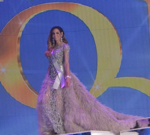 Die Brasilianerin Laween Holanda (vorne Mitte) trug das schönste Abendkleid.
