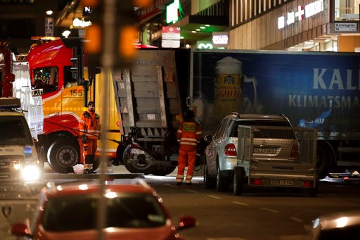 Mordwerkzeug Lastwagen. (AP Photo/Markus Schreiber)