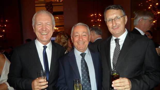 Drei Botschafter auf einen Streich (von links) der Schweizer Botschafter Ivo Sieber, der slowakische Botschafter Stanislav Opiela und der deutsche Botschafter Peter Prügel. 
