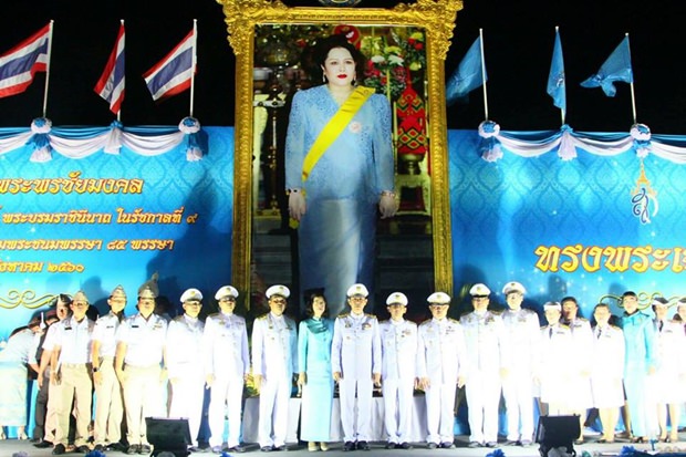 Banglamung Bezirkschef Naris Niramaiwong, Bürgermeister Generalmajor Anan Charoenchasri, sowie der ständige Vizesekretär Pattayas, Wuthipol Charoenchasri hatten den Vorsitz bei den Feiern in Banglamung. 