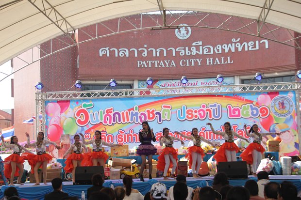 Der Kindertag wird in der Stsadthalle Pattaya gefeiert. 