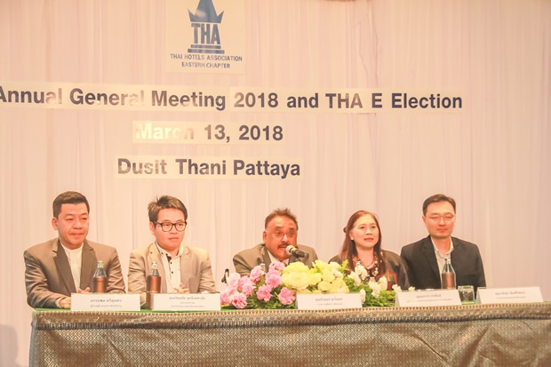 Das Wahlgremium: (von links) Auttaphon Thaveesuntorn, Rattanachai Sutidechanai, Pratheep S. Malhotra, Ornwara Korapin und Wasan Temsiripong. 