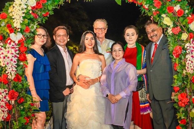 Die Pattaya Mail Familie gratuliert. 