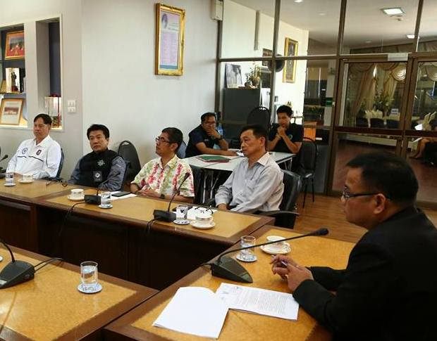 Atipat Yingisirthanyarat hat den Vorsitz be idem Treffen. 21-6-18-n2