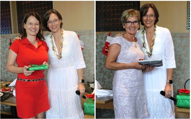 Caroline Braunshofer überereicht Dankesgeschenke an Stefanie Jakobitsch und ihre Mutter.