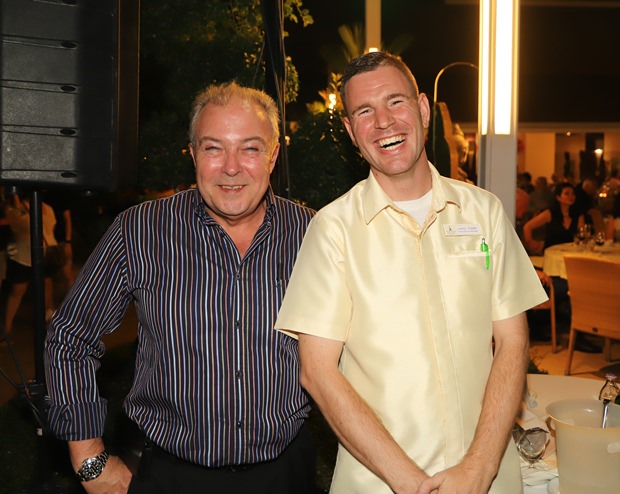 Generalmanager Rene Pisters (links) und Gästeservicemanager Leroy Coster, scheinen den Abend besonders zu genießen.
