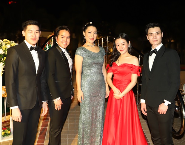 Mitglieder der Grand Opera Bangkok.