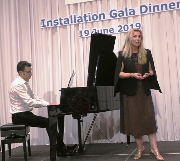 Freya Schumann und Philippe Guilhon Herbert sorgen für fantastische musikalische Unterhaltung.