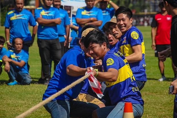 Tug of war. 