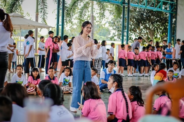 Die Vereinigung kambodschanischer Studenten der Burapha Universität Thailand beim Besuchim CPDC.