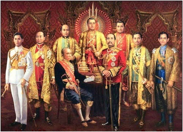 Der Chakri Tag wird seit der Thrombesteigung am 6. April 1782, von König Rama I, begangen. 