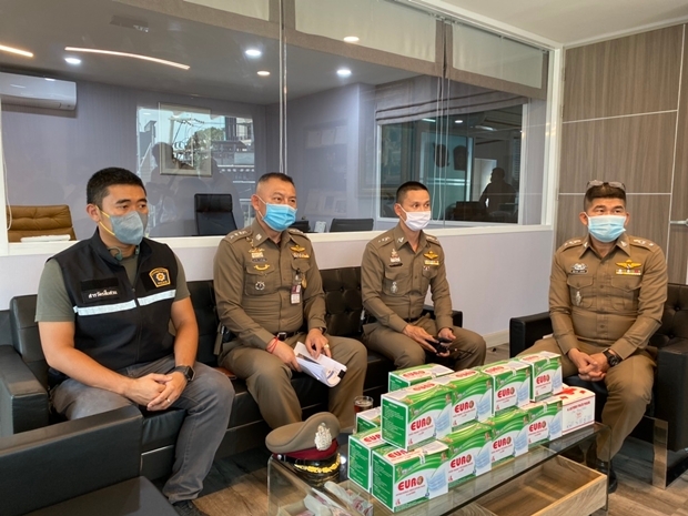 Polizeioberst Metawit Pradithpol, verkündete, dass ein Haftbefehl gegen Sanchai „Tum Pattaya“ Srinaprom ausgestellt wurde. 