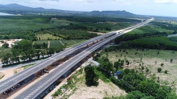 Der Motorway Pattaya - Mabtaputistab 22 Mai 2020 für den Verkehrfreigegeben.