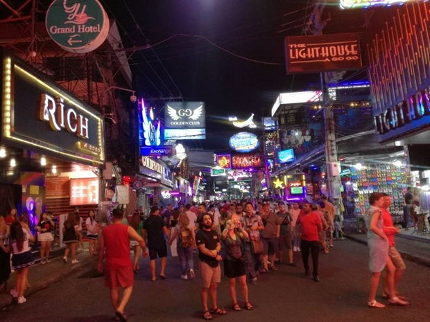 Die Pattaya “Hot Deal” Promotion beginnt am 1. Juli 2020 mit bis zu 50 Prozent Discount für Hotels, Restaurants, Spas und Touristenattraktionen. 
