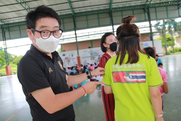 Rattanachai Sutidechanai bestätigte die Meinung von Mr. Dapeng, dass Thais und Chinesen zur selben Familie zählen.