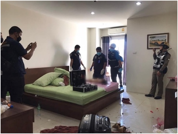 Der Manager eines Apartmenthauses in Naklua-Pattaya, fand das tote kleine Mädchenim Badezimmer der Wohnung. 