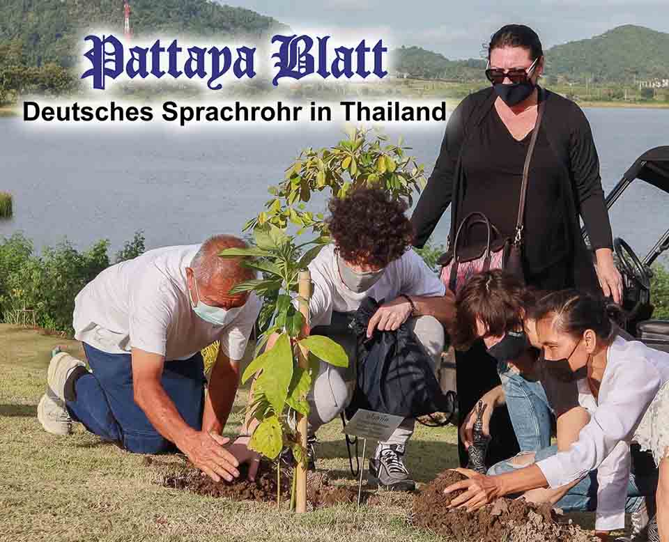 (Pattaya News 3)Jun 25 03 Late Ukrainian ambassador ashes buried at Na Jomtien pic 1