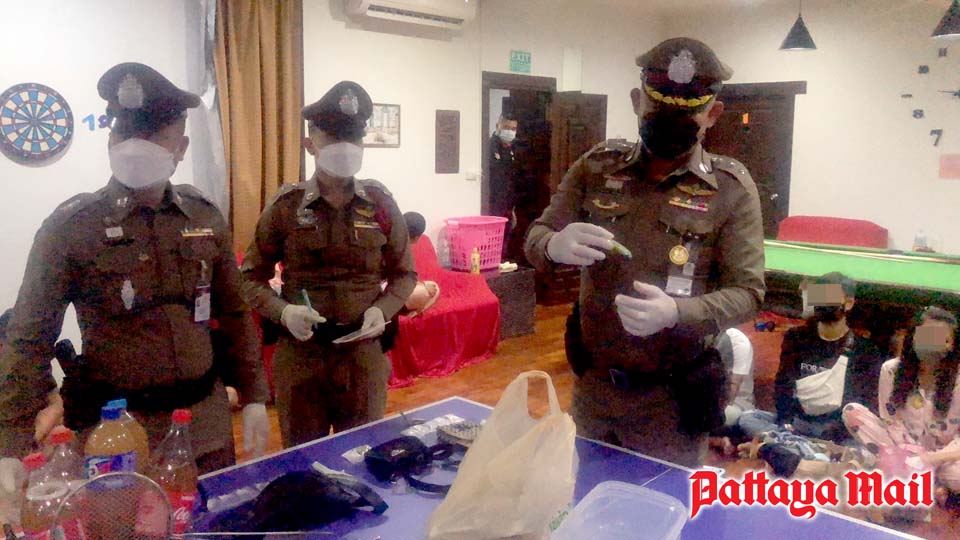 (Pattaya News 3) Aug 18 04 Pattaya birthday and drug party raided, 18 detained pic 1