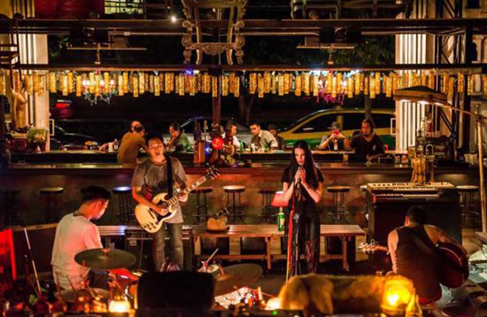 t-14 Pattaya reopens spas and cinemas, allows live music and shortens curfew hours copy