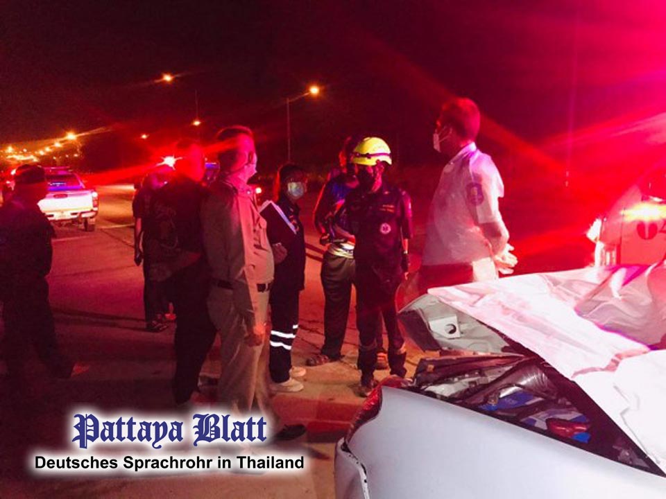 (Pattaya News 4) Dec 19 05 Driver hit dead crossing road pic 1