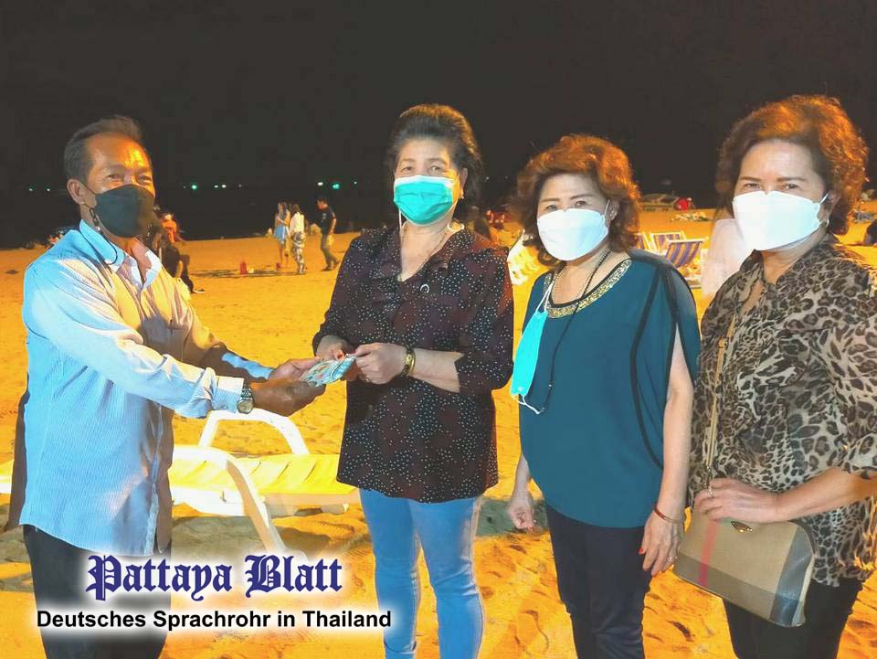 Pattaya beach vendor returns 40 - 1