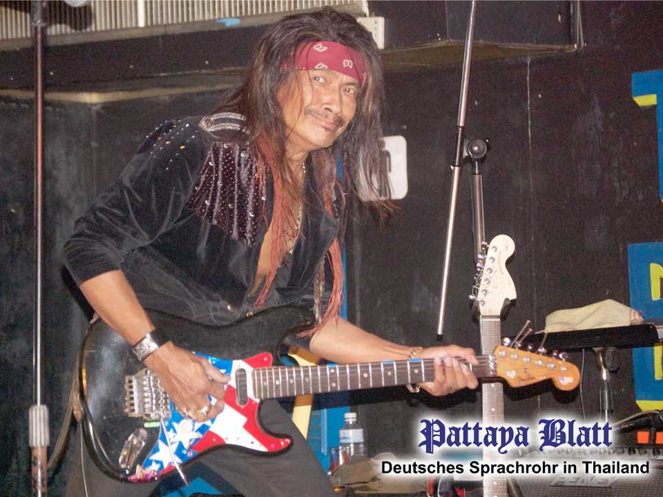 (Pattaya News 6) Lam Morrison in ICU pic 1