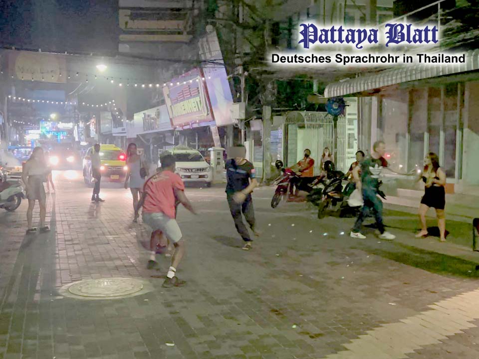 (Pattaya news 2) Pattaya Thais attack foreign tourist on Walking Street pic 1 copy